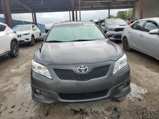 4T1BF3EK7BU646467 - 2011 TOYOTA CAMRY BASE GRAY photo 5