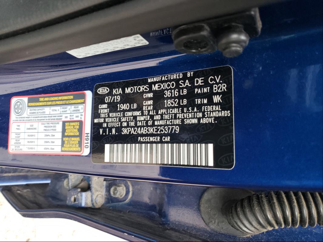 3KPA24AB3KE253779 - 2019 KIA RIO S BLUE photo 10