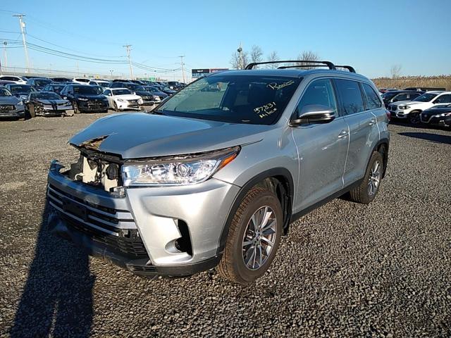 5TDJZRFHXKS570938 - 2019 TOYOTA HIGHLANDER SE SILVER photo 2