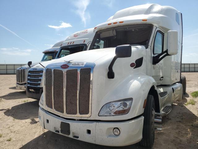 1XPBD49X3ND788663 - 2022 PETERBILT 579 WHITE photo 2