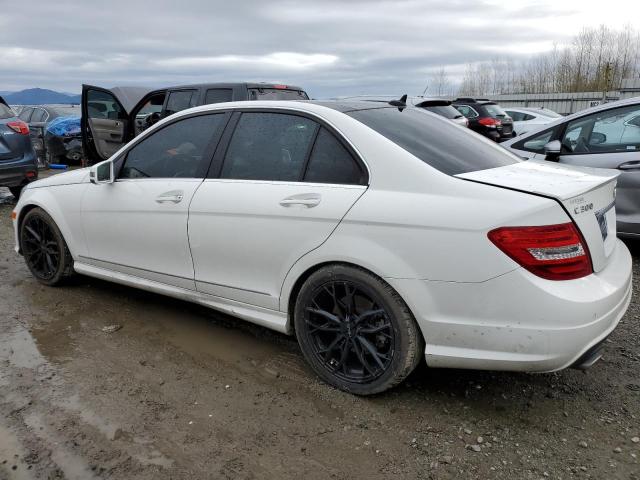 WDDGF8AB6EA937518 - 2014 MERCEDES-BENZ C 300 4MATIC WHITE photo 2