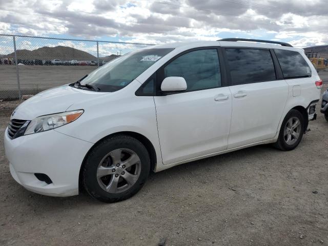 5TDKK3DC6CS228403 - 2012 TOYOTA SIENNA LE WHITE photo 1