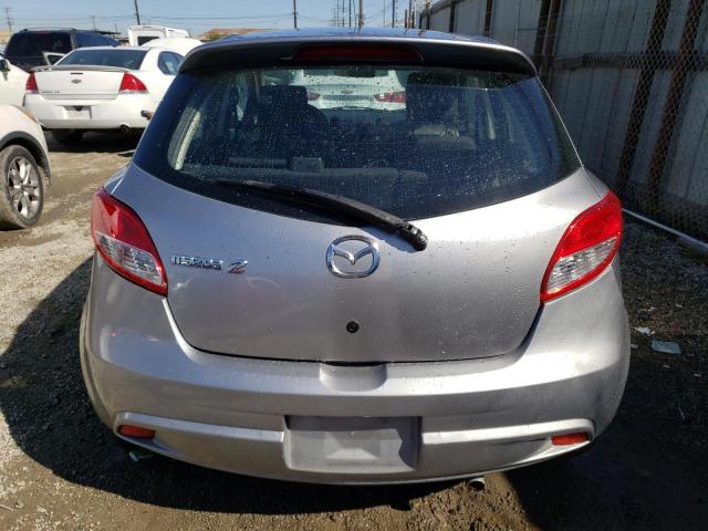 JM1DE1HY5B0102593 - 2011 MAZDA MAZDA2 GRAY photo 6