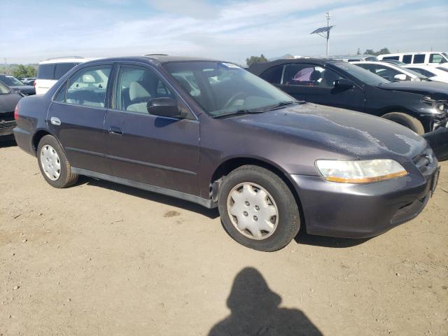 1HGCG5644WA006405 - 1998 HONDA ACCORD LX GRAY photo 4