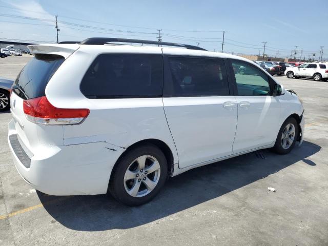 5TDKK3DC0DS357948 - 2013 TOYOTA SIENNA LE WHITE photo 3