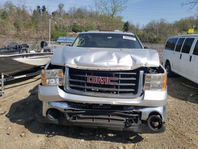 1GT4C2BG1AF140572 - 2010 GMC SIERRA C25 C3500 SILVER photo 5