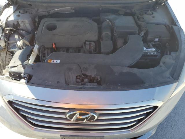 5NPE24AF4FH005210 - 2015 HYUNDAI SONATA SE SILVER photo 11