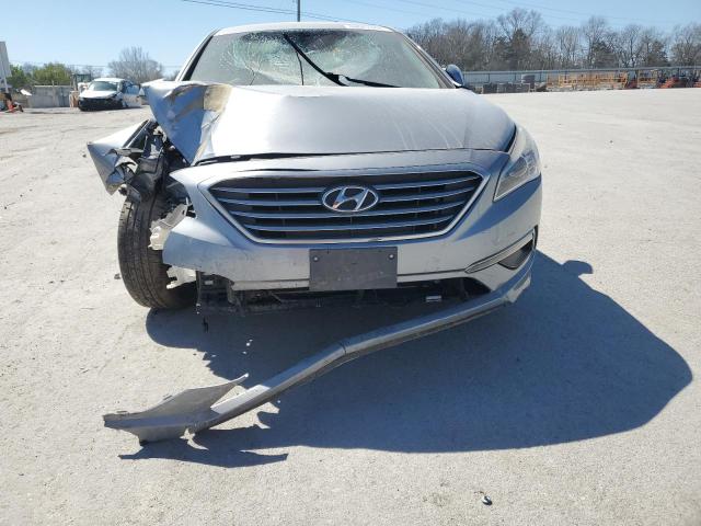 5NPE24AF4FH005210 - 2015 HYUNDAI SONATA SE SILVER photo 5