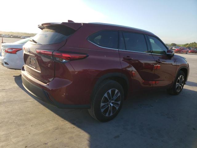 5TDGZRAH0NS549117 - 2022 TOYOTA HIGHLANDER XLE RED photo 3
