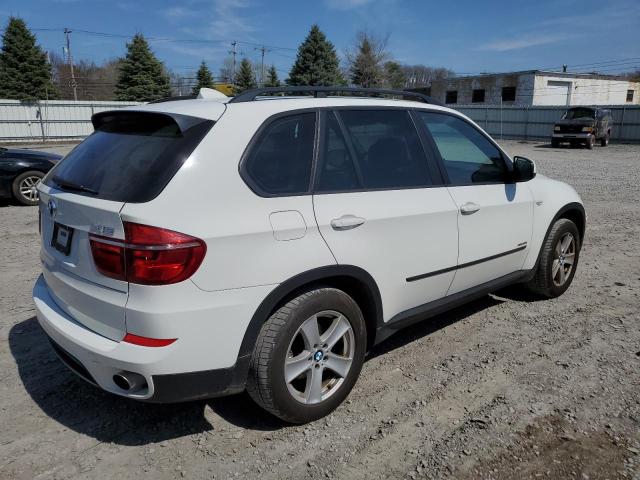 5UXZV4C52D0G54819 - 2013 BMW X5 XDRIVE35I WHITE photo 3