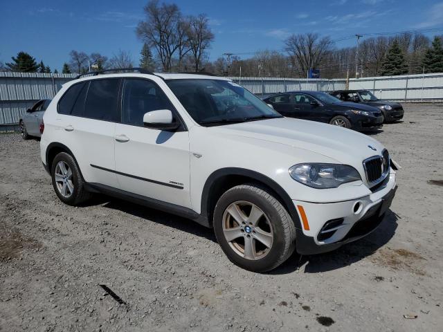 5UXZV4C52D0G54819 - 2013 BMW X5 XDRIVE35I WHITE photo 4