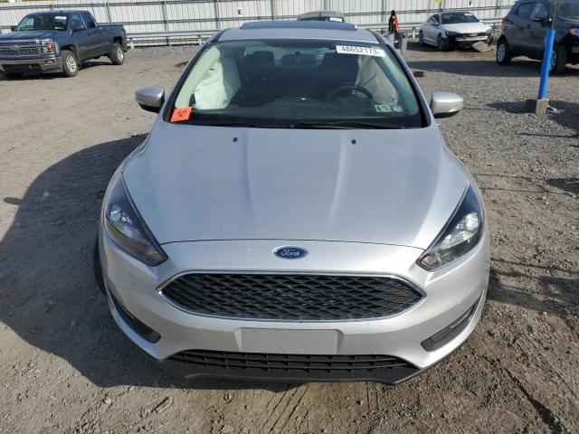 1FADP3H25HL301514 - 2017 FORD FOCUS SEL SILVER photo 5