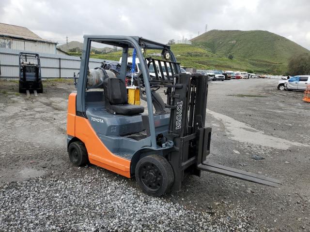 12261 - 2015 TOYOTA FORKLIFT TWO TONE photo 1