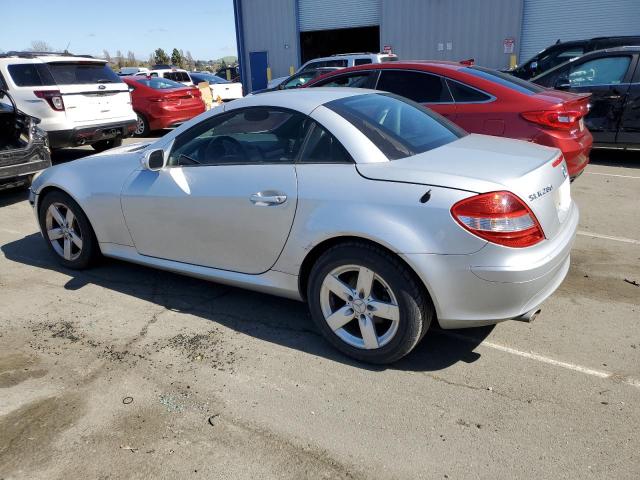 WDBWK54F36F104258 - 2006 MERCEDES-BENZ SLK 280 SILVER photo 2