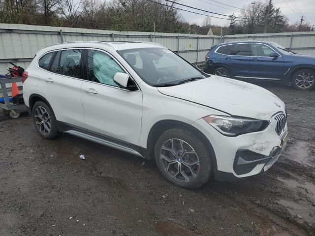 WBXJG9C09M5S34746 - 2021 BMW X1 XDRIVE28I WHITE photo 4