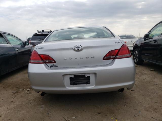 4T1BK36B18U301891 - 2008 TOYOTA AVALON XL SILVER photo 6