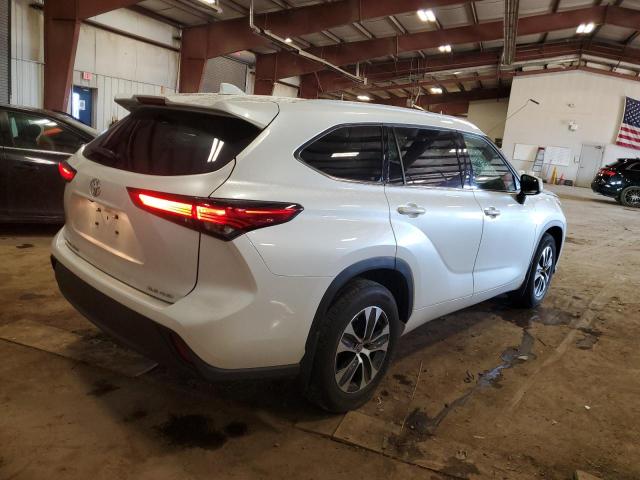 5TDHZRBH8NS583759 - 2022 TOYOTA HIGHLANDER XLE 白色 照片 3