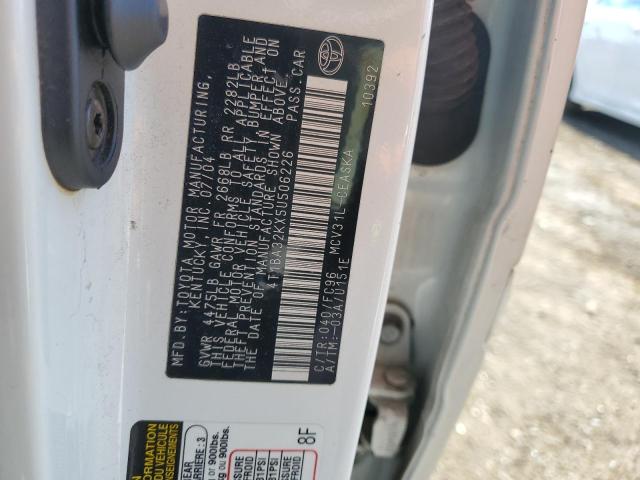 4T1BA32KX5U506226 - 2005 TOYOTA CAMRY SE WHITE photo 12