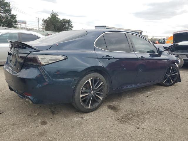 4T1B11HK3JU663800 - 2018 TOYOTA CAMRY L BLUE photo 3