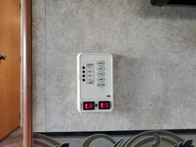 4YDF25222C1531101 - 2012 KEYSTONE SPRINTER WHITE photo 8