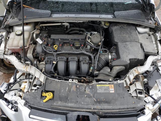 1FAHP3F2XCL471977 - 2012 FORD FOCUS SE SILVER photo 11