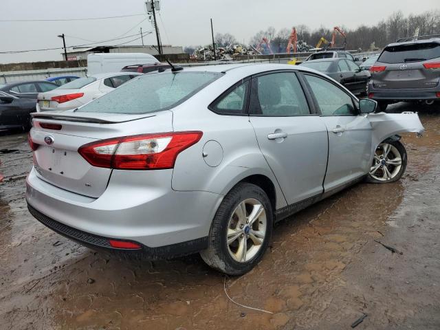 1FAHP3F2XCL471977 - 2012 FORD FOCUS SE SILVER photo 3