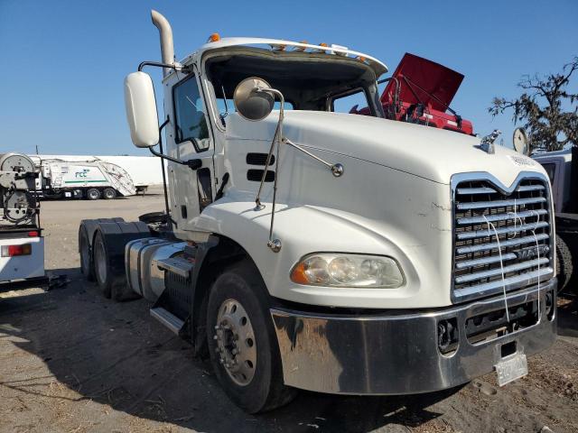 2015 MACK 600 CXU600, null