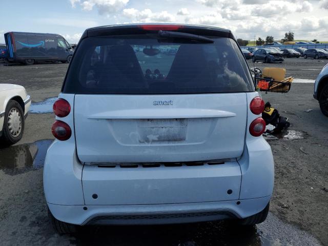 WMEEJ3BA3DK667831 - 2013 SMART FORTWO PURE WHITE photo 6