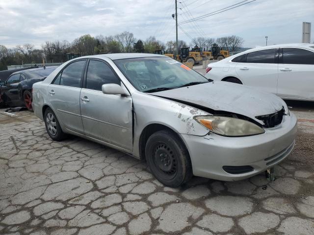 JTDBE32K220128950 - 2002 TOYOTA CAMRY LE SILVER photo 4