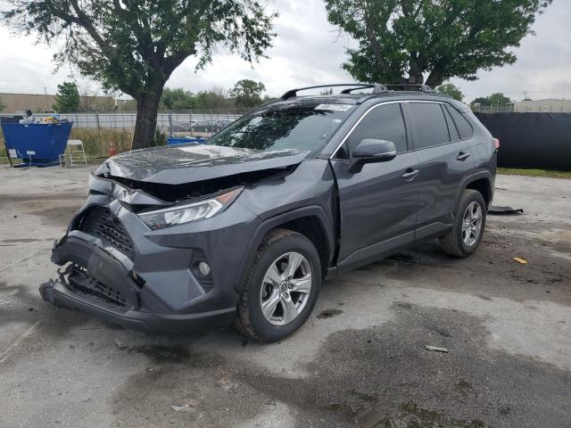 JTMW1RFV4LD046877 - 2020 TOYOTA RAV4 XLE GRAY photo 1