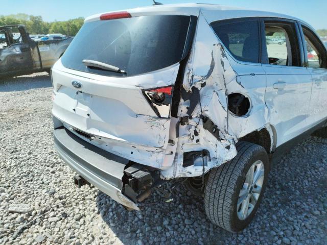 1FMCU0G95HUB88729 - 2017 FORD ESCAPE SE WHITE photo 9