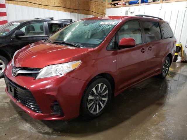 5TDJZ3DC2JS197302 - 2018 TOYOTA SIENNA LE RED photo 1