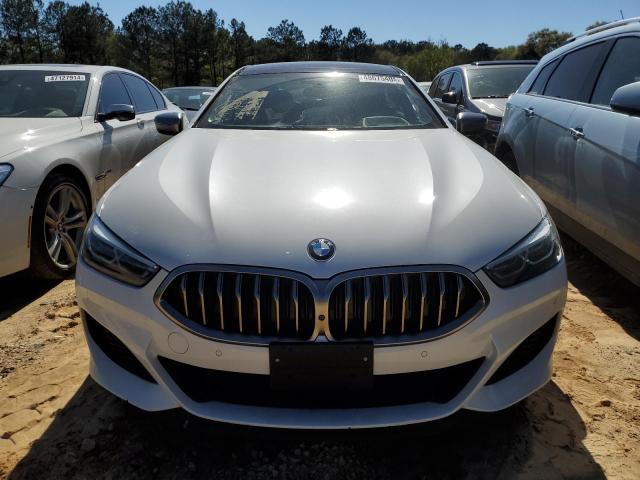 WBAGV8C03LBP49066 - 2020 BMW M850XI WHITE photo 5