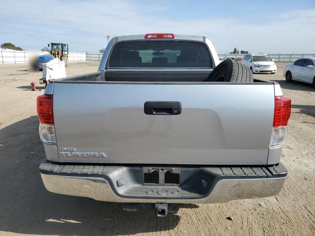 5TFEY5F17BX114860 - 2011 TOYOTA TUNDRA CREWMAX SR5 SILVER photo 6