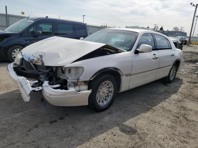 1999 LINCOLN TOWN CAR SIGNATURE, 