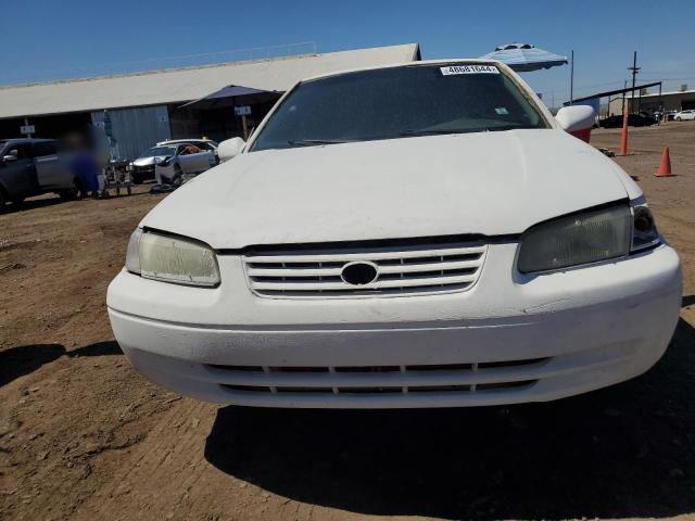 JT2BG22K8W0190761 - 1998 TOYOTA CAMRY CE WHITE photo 5