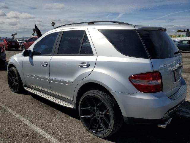 4JGBB75E96A066173 - 2006 MERCEDES-BENZ ML 500 SILVER photo 2