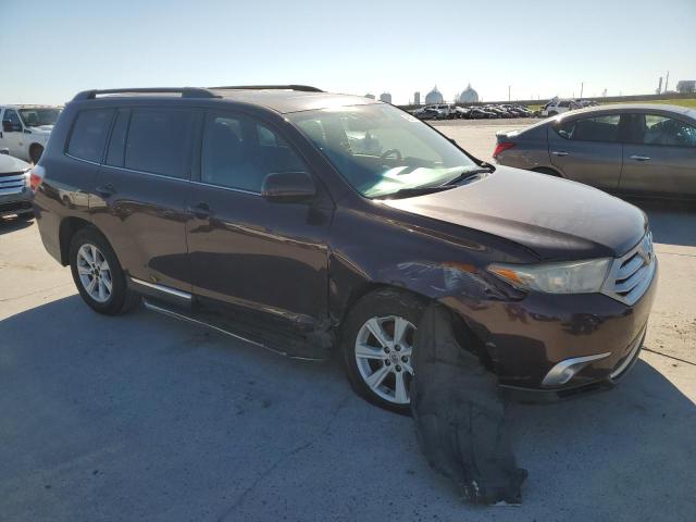 5TDZK3EH5DS127721 - 2013 TOYOTA HIGHLANDER BASE MAROON photo 4