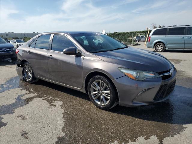 4T1BF1FK7GU258438 - 2016 TOYOTA CAMRY LE GRAY photo 4