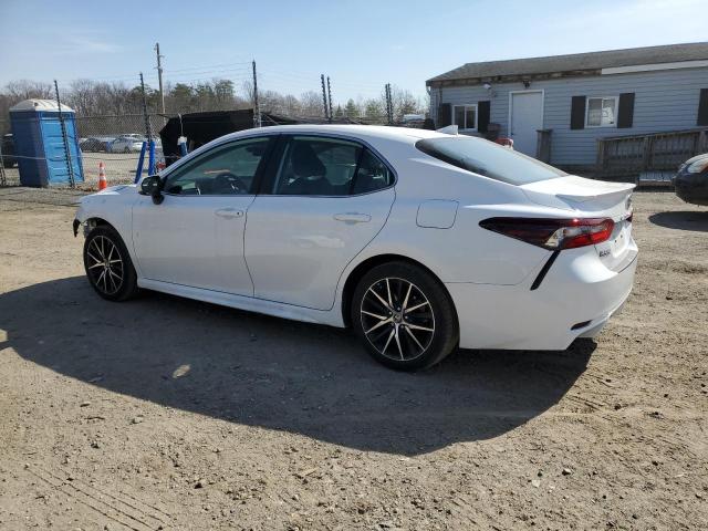 4T1G11AK8PU760886 - 2023 TOYOTA CAMRY SE NIGHT SHADE WHITE photo 2