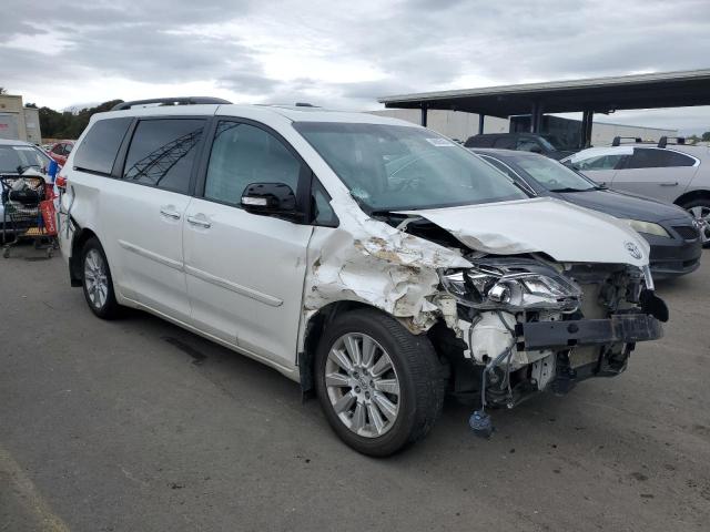 5TDDK3DC8DS058863 - 2013 TOYOTA SIENNA XLE WHITE photo 4