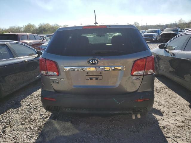 5XYKT3A14CG249697 - 2012 KIA SORENTO BASE GRAY photo 6