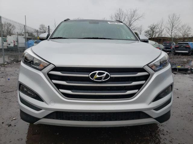 KM8J3CA27JU818120 - 2018 HYUNDAI TUCSON VALUE SILVER photo 5