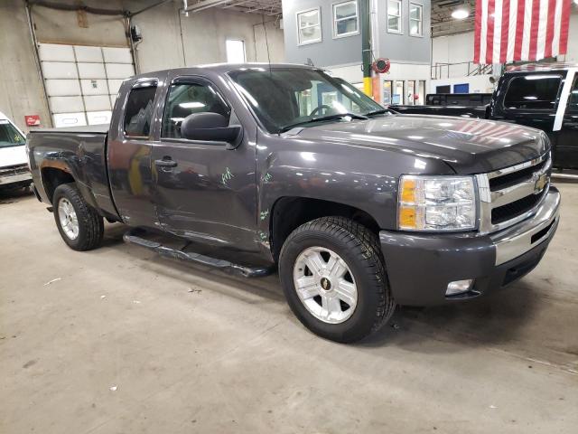 1GCRKSE34BZ340170 - 2011 CHEVROLET silverado K1500 LT GRAY photo 4