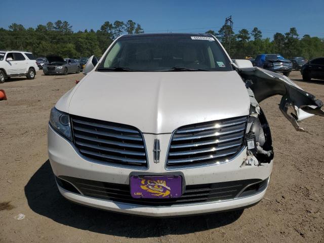 2LMHJ5AT8KBL01879 - 2019 LINCOLN MKT WHITE photo 5