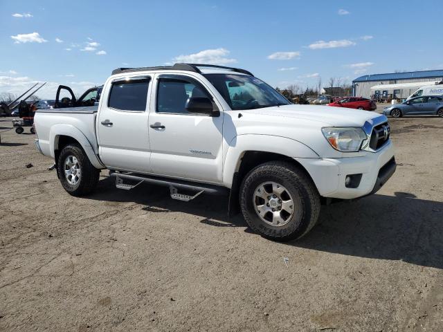 3TMLU4EN4FM167965 - 2015 TOYOTA TACOMA DOUBLE CAB WHITE photo 4