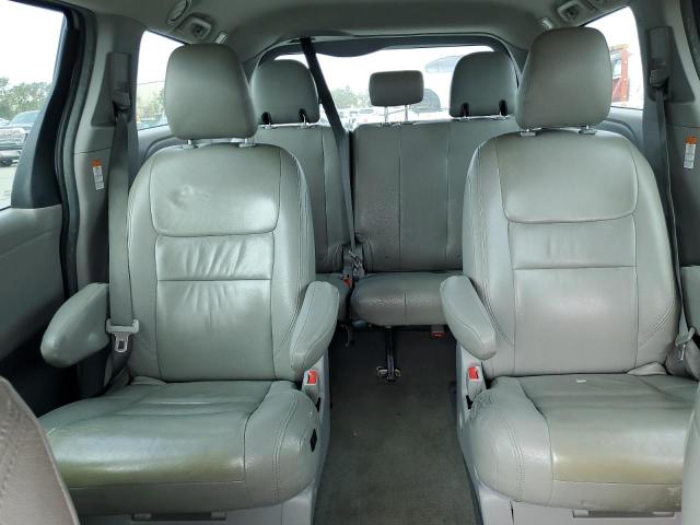 5TDZK3DC5FS597563 - 2015 TOYOTA SIENNA SILVER photo 10