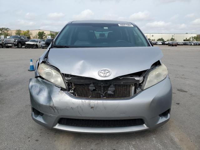 5TDZK3DC5FS597563 - 2015 TOYOTA SIENNA SILVER photo 5