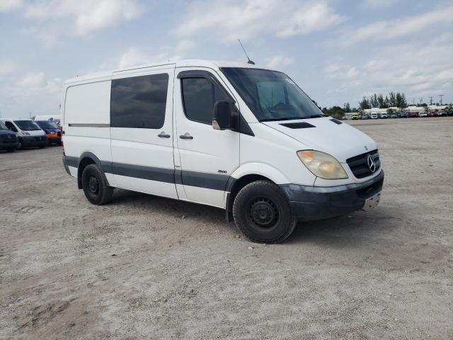 WD4PE7CC2A5495116 - 2010 MERCEDES-BENZ SPRINTER 2500 WHITE photo 4