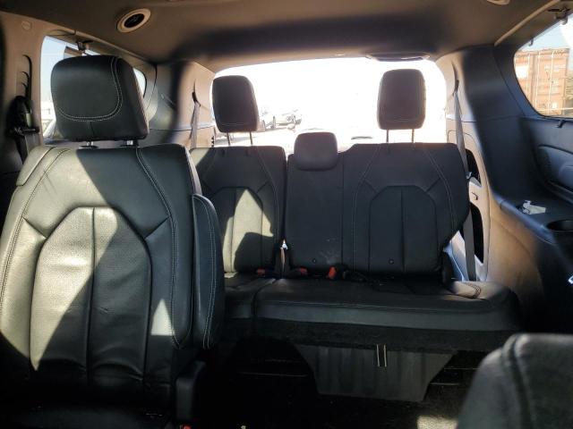 2C4RC1BG2JR174805 - 2018 CHRYSLER PACIFICA TOURING L SILVER photo 10